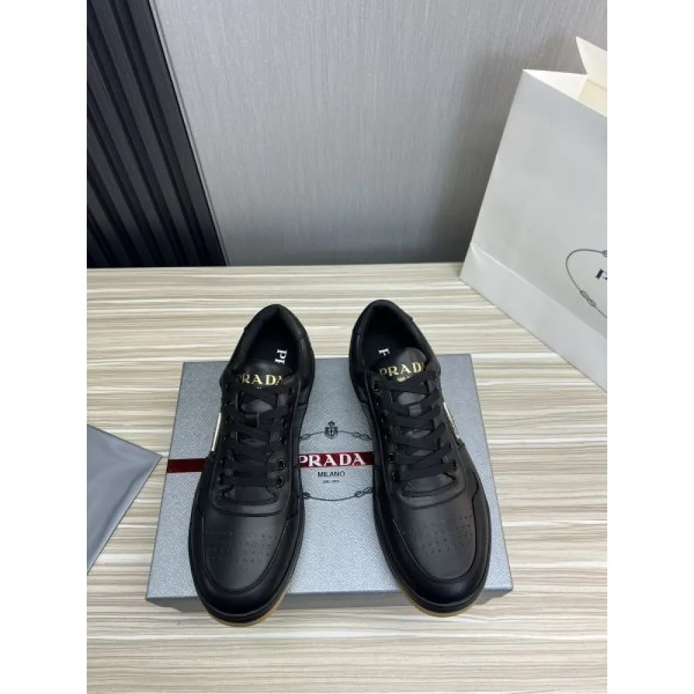 PRADA プラダ 新作セール価格でゲット 2026 メンズ用 カジュアルシューズ 商品画像 4