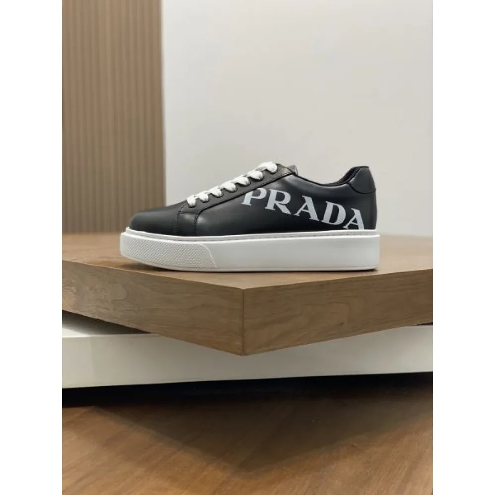 PRADA プラダ 日本でも大人気のモデル 2026 メンズ用 カジュアルシューズ 商品画像 6