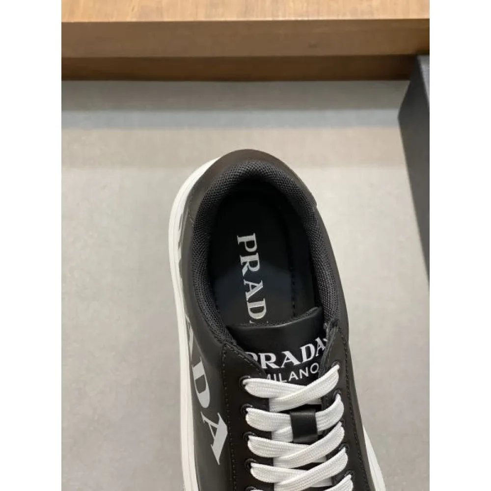 PRADA プラダ 日本でも大人気のモデル 2026 メンズ用 カジュアルシューズ 商品画像 9