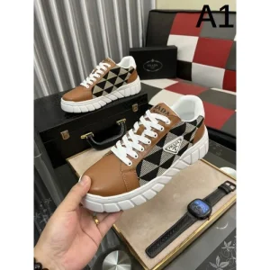 PRADA プラダ スタイリッシュな雰囲気 2026 メンズ用 カジュアルシューズ 商品画像 1