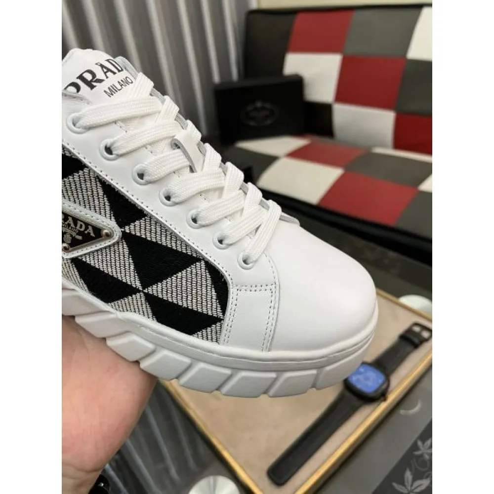 PRADA プラダ スタイリッシュな雰囲気 2026 メンズ用 カジュアルシューズ 商品画像 6