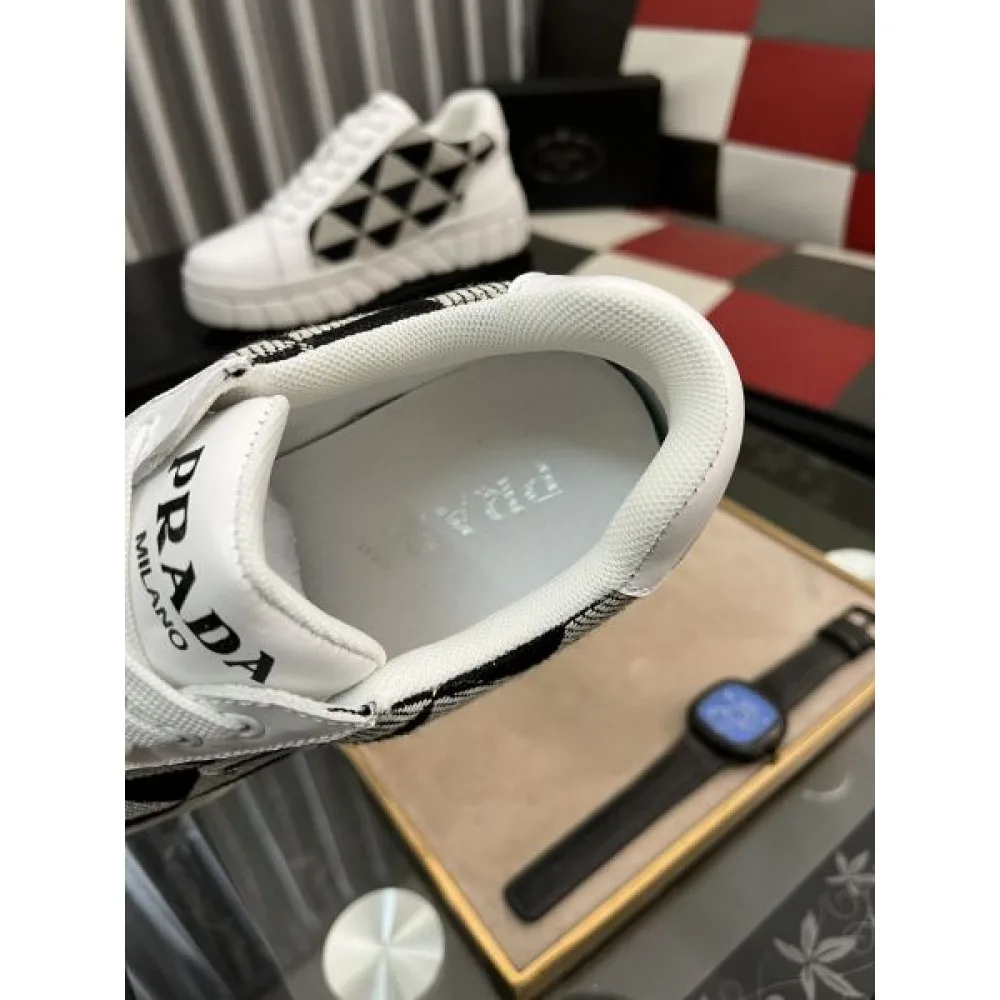 PRADA プラダ スタイリッシュな雰囲気 2026 メンズ用 カジュアルシューズ 商品画像 8