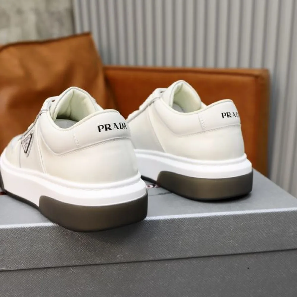 PRADA プラダ 日本でも大人気のモデル 2026 メンズ用 カジュアルシューズ 商品画像 8
