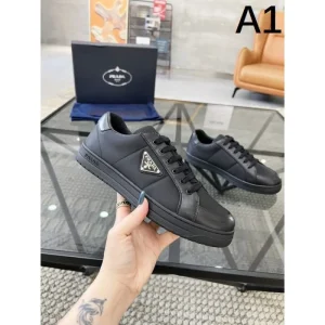 PRADA プラダ 一番注目されている商品 2026 メンズ用 カジュアルシューズ 商品画像 1