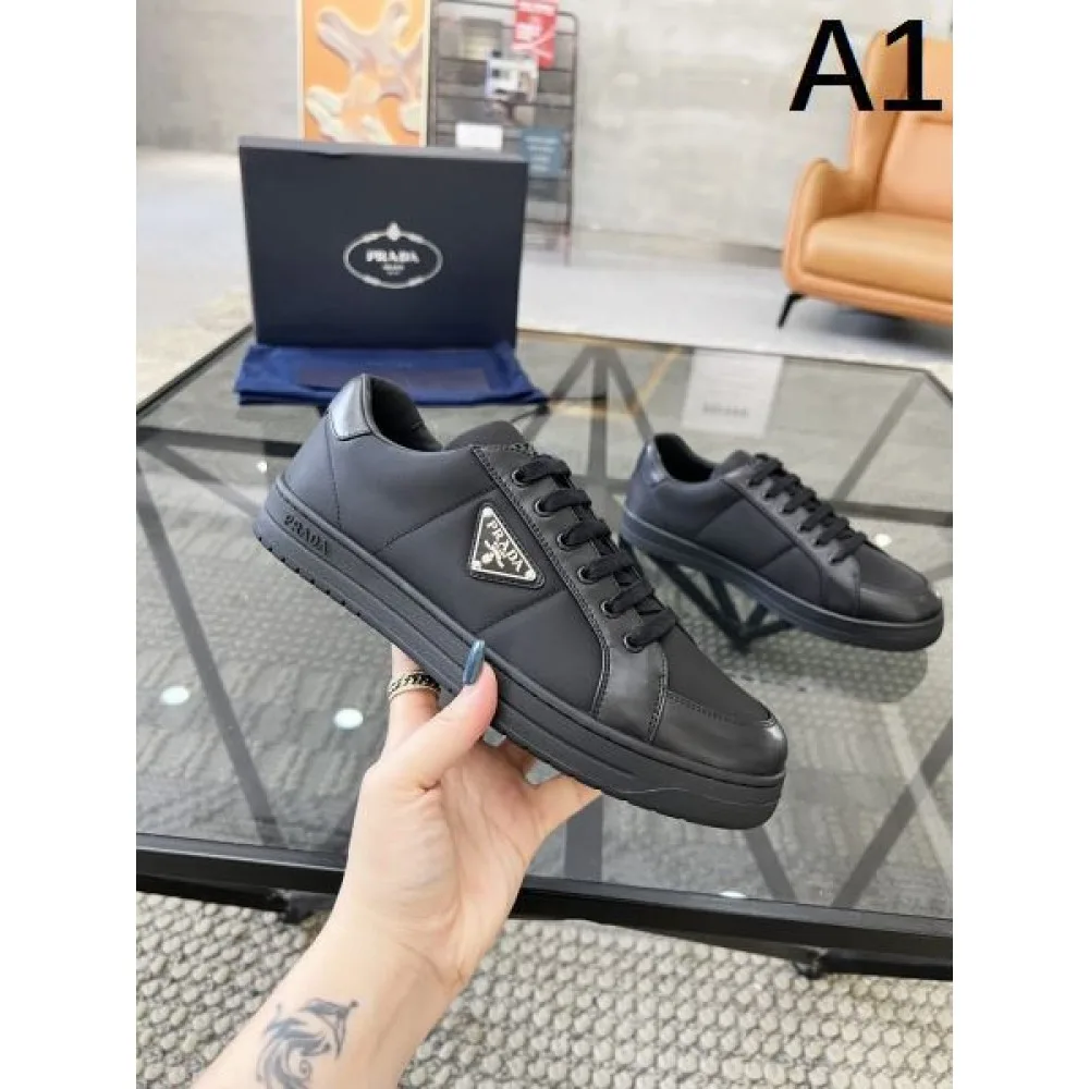 PRADA プラダ 一番注目されている商品 2026 メンズ用 カジュアルシューズ 商品画像 1