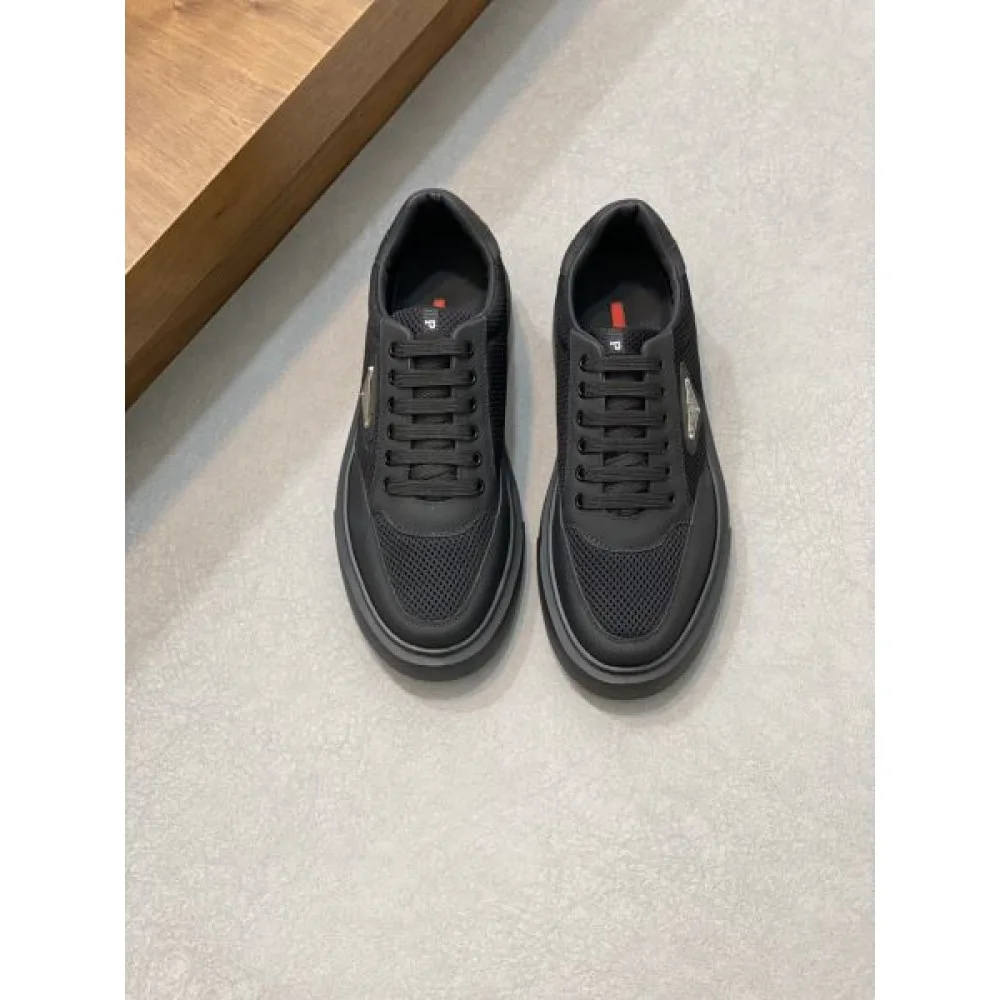 PRADA プラダ 夏にピッタリのアイテム 2026 メンズ用 カジュアルシューズ 商品画像 4