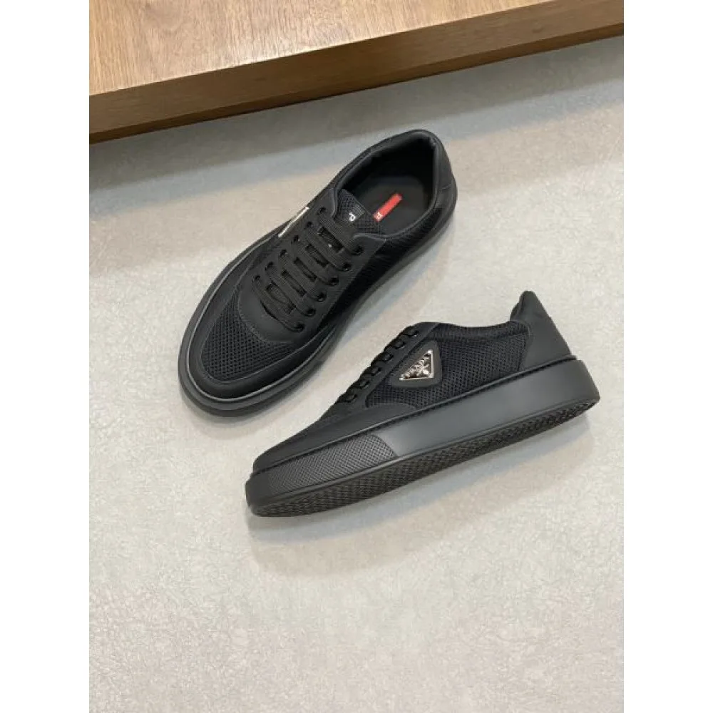 PRADA プラダ 夏にピッタリのアイテム 2026 メンズ用 カジュアルシューズ 商品画像 5