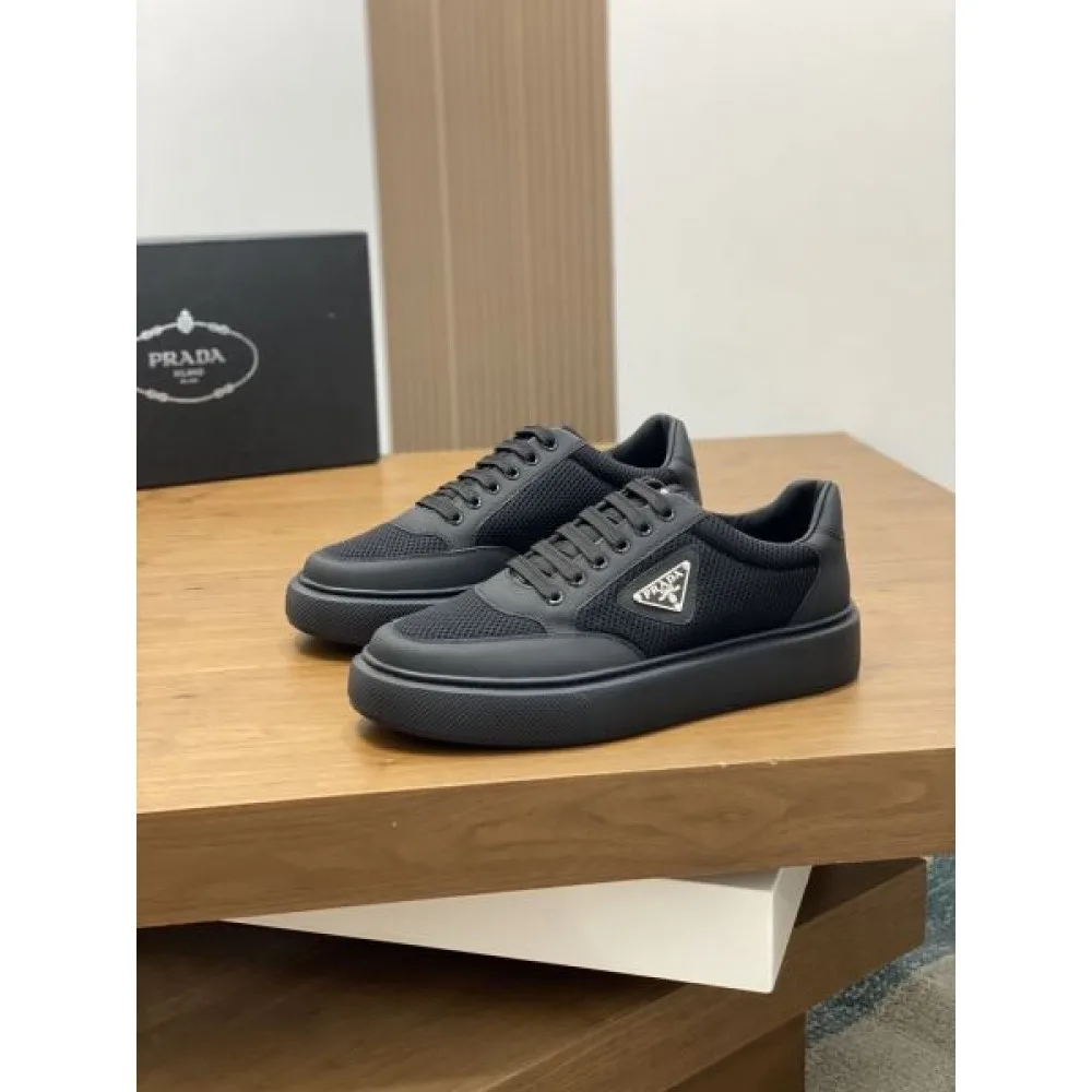 PRADA プラダ 夏にピッタリのアイテム 2026 メンズ用 カジュアルシューズ 商品画像 6
