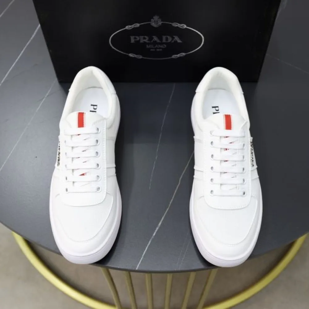 PRADA プラダ 累積売上総額第1位 2026 メンズ用 カジュアルシューズ 商品画像 3