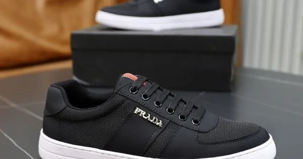 PRADA プラダ 累積売上総額第1位 2026 メンズ用 カジュアルシューズ 商品画像 11
