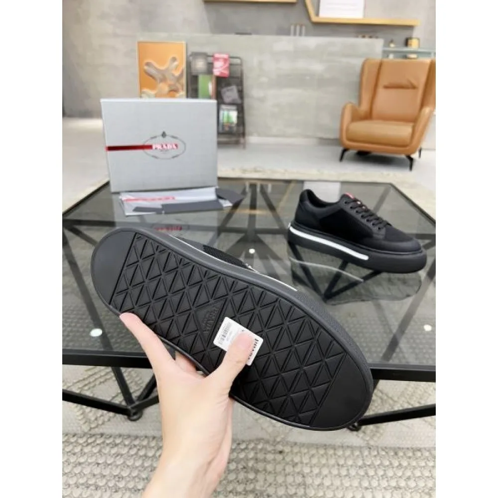 PRADA プラダ 注目されている新品 2026 メンズ用 カジュアルシューズ 商品画像 9