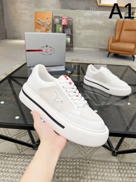 PRADA プラダ 注目されている新品 2026 メンズ用 カジュアルシューズ 商品画像 10