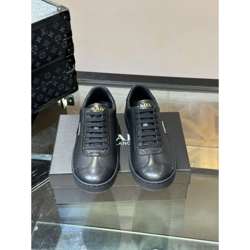 PRADA プラダ 夏のいいのアイテム 2026 メンズ用 カジュアルシューズ 商品画像 3