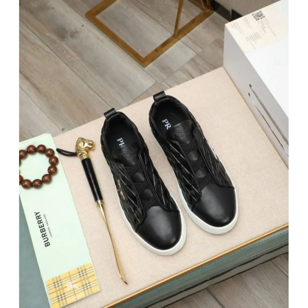 PRADA プラダ 夏の大人カジュアル 2026 メンズ用 カジュアルシューズ 商品画像 3