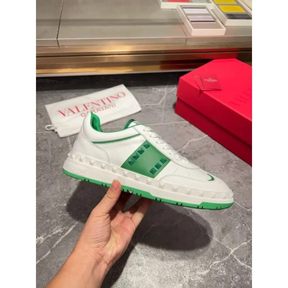 VALENTINO ヴァレンティノ 大人でお上品 2026 メンズ用 カジュアルシューズ 商品画像 7