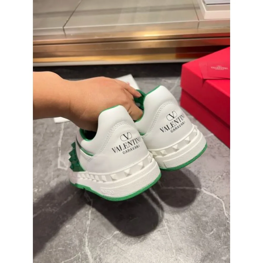 VALENTINO ヴァレンティノ 大人でお上品 2026 メンズ用 カジュアルシューズ 商品画像 9