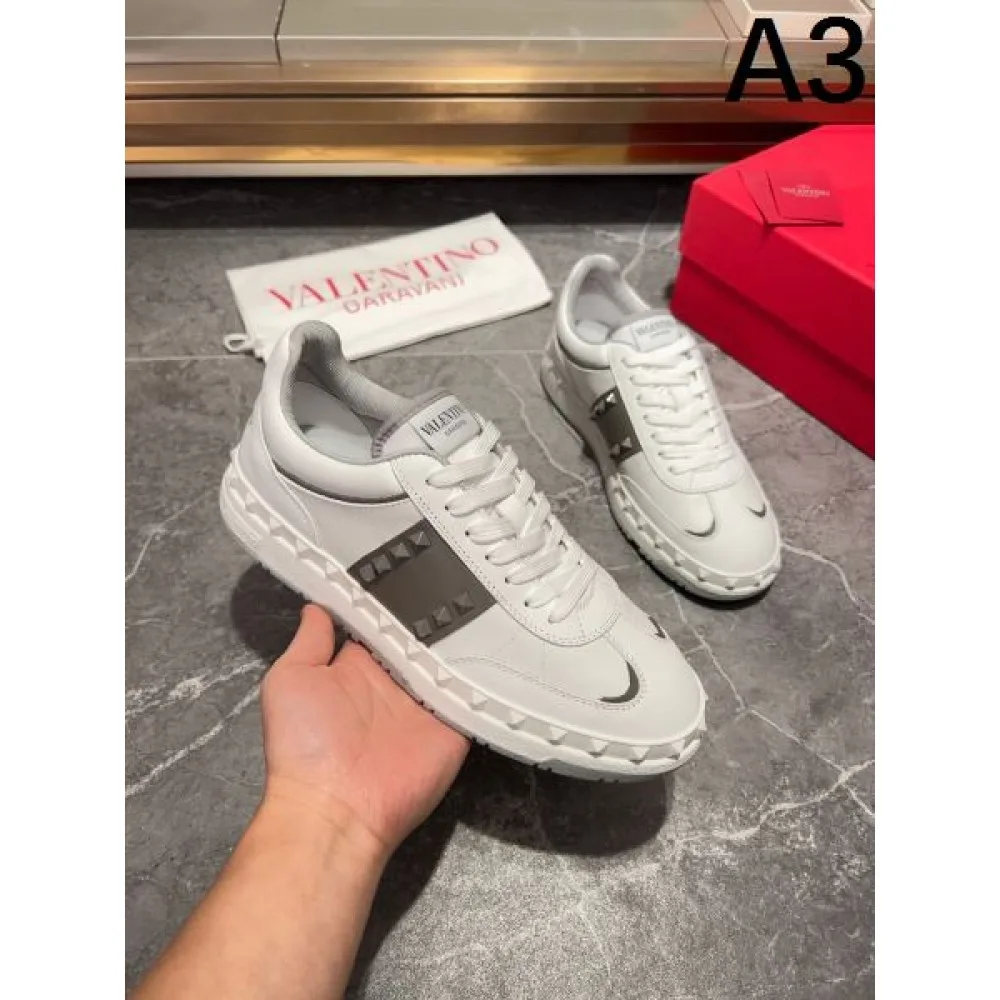 VALENTINO ヴァレンティノ セールで破格 2026 メンズ用 カジュアルシューズ 商品画像 3