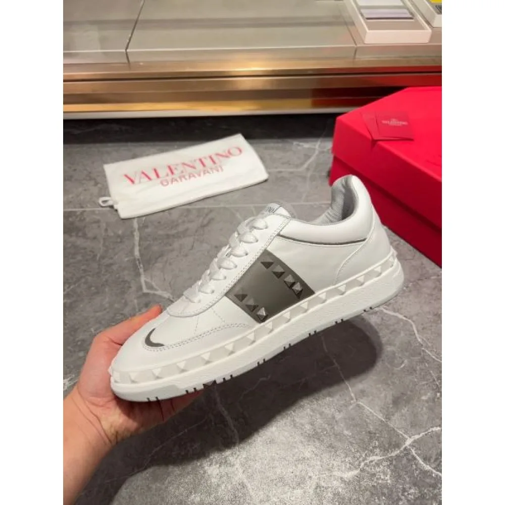 VALENTINO ヴァレンティノ セールで破格 2026 メンズ用 カジュアルシューズ 商品画像 5