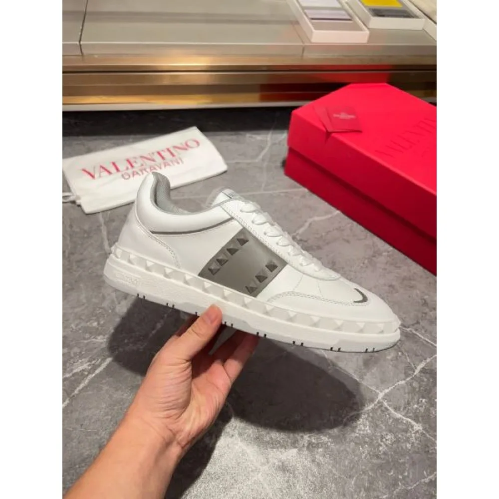 VALENTINO ヴァレンティノ セールで破格 2026 メンズ用 カジュアルシューズ 商品画像 6