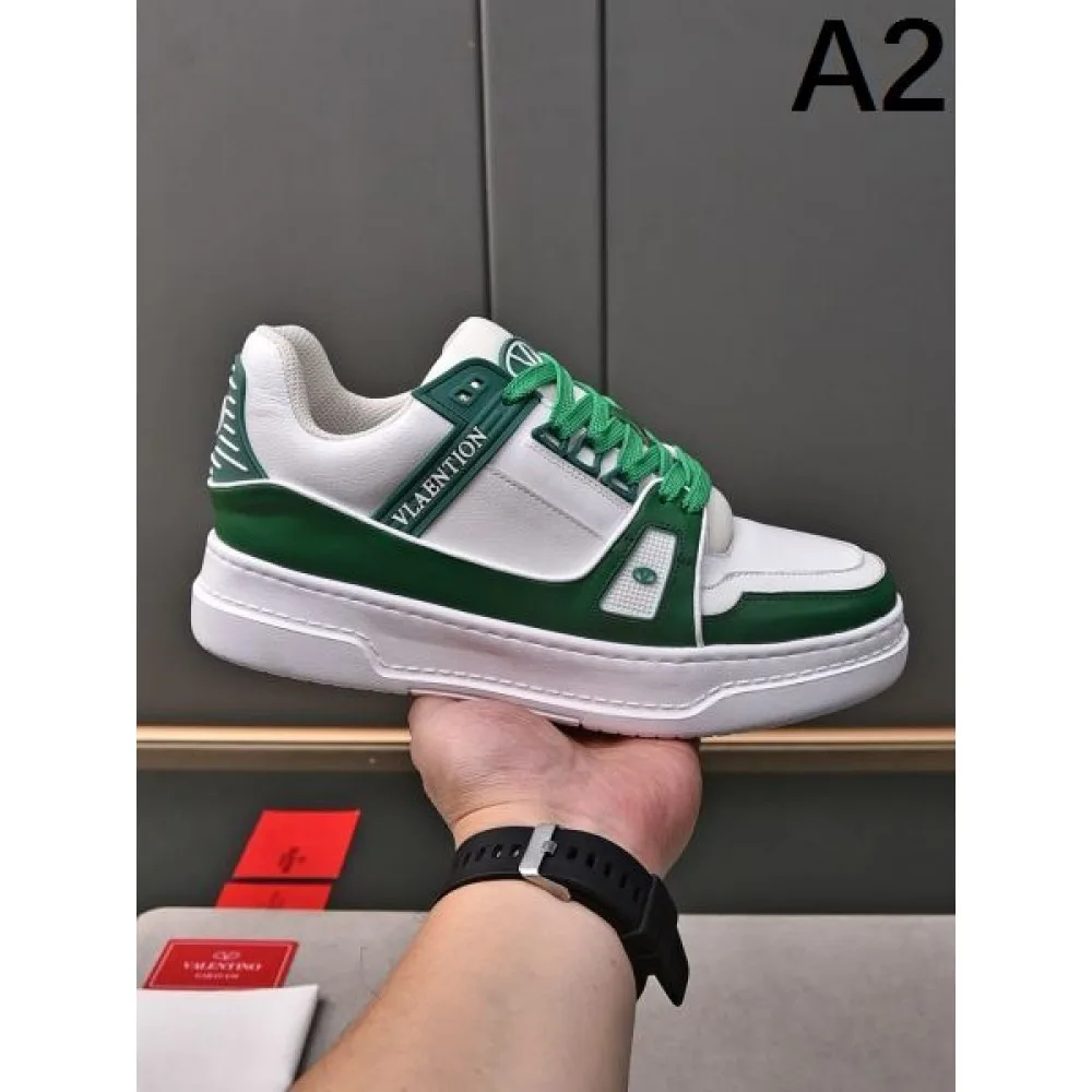 VALENTINO ヴァレンティノ セレブも愛用 2026 メンズ用 カジュアルシューズ 商品画像 2