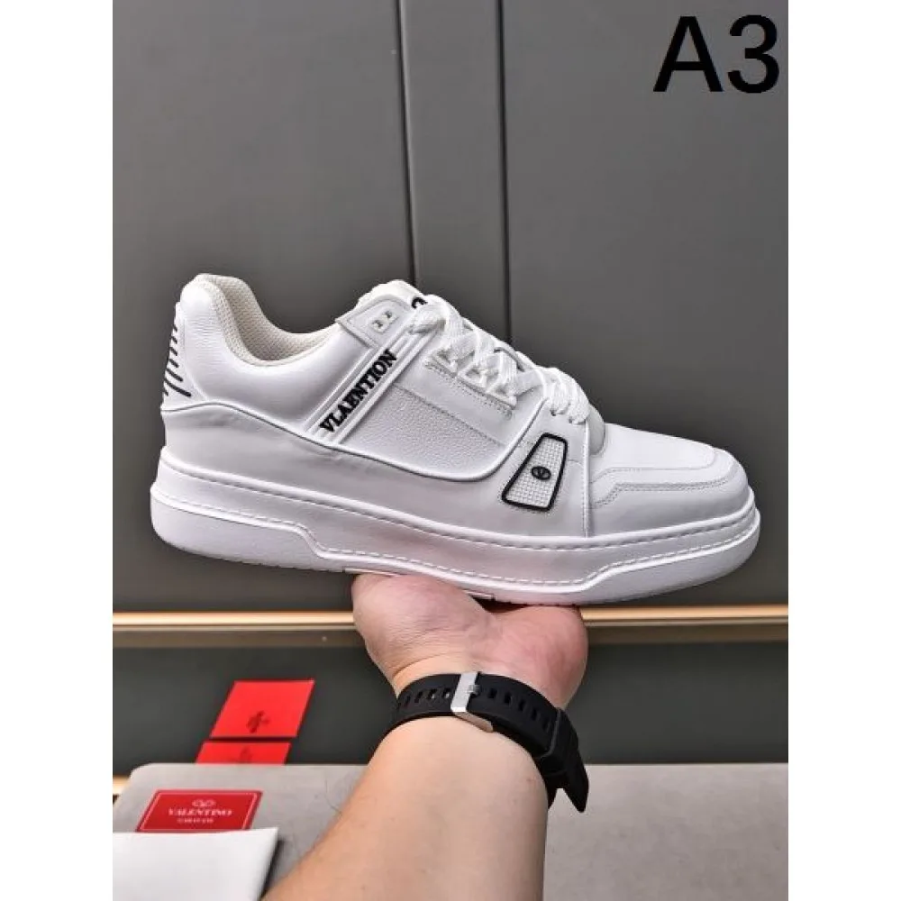 VALENTINO ヴァレンティノ セレブも愛用 2026 メンズ用 カジュアルシューズ 商品画像 3