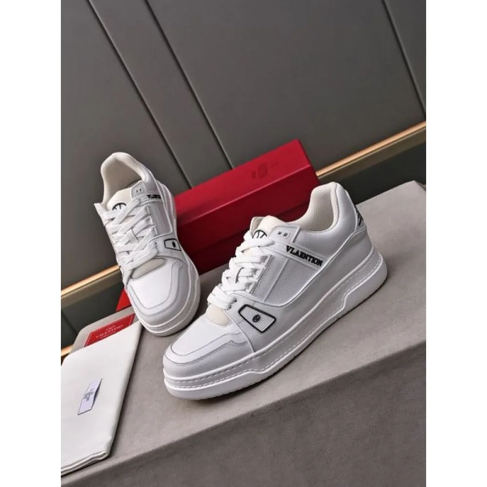 VALENTINO ヴァレンティノ セレブも愛用 2026 メンズ用 カジュアルシューズ 商品画像 7