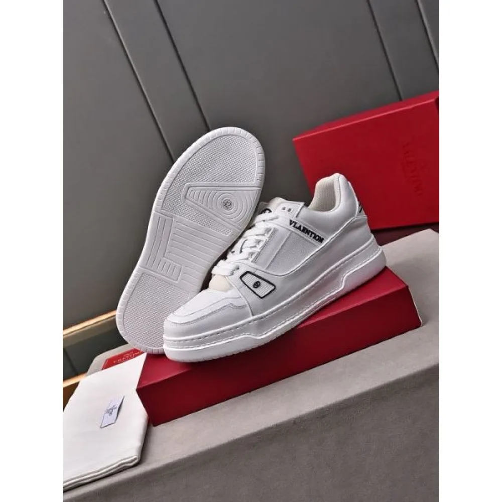 VALENTINO ヴァレンティノ セレブも愛用 2026 メンズ用 カジュアルシューズ 商品画像 9