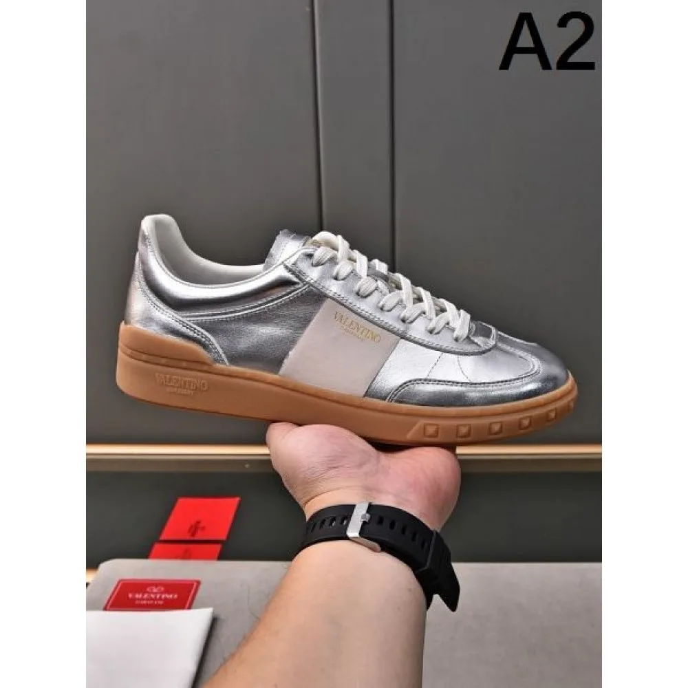 VALENTINO ヴァレンティノ ベストセラー 2026 メンズ用 カジュアルシューズ 商品画像 2