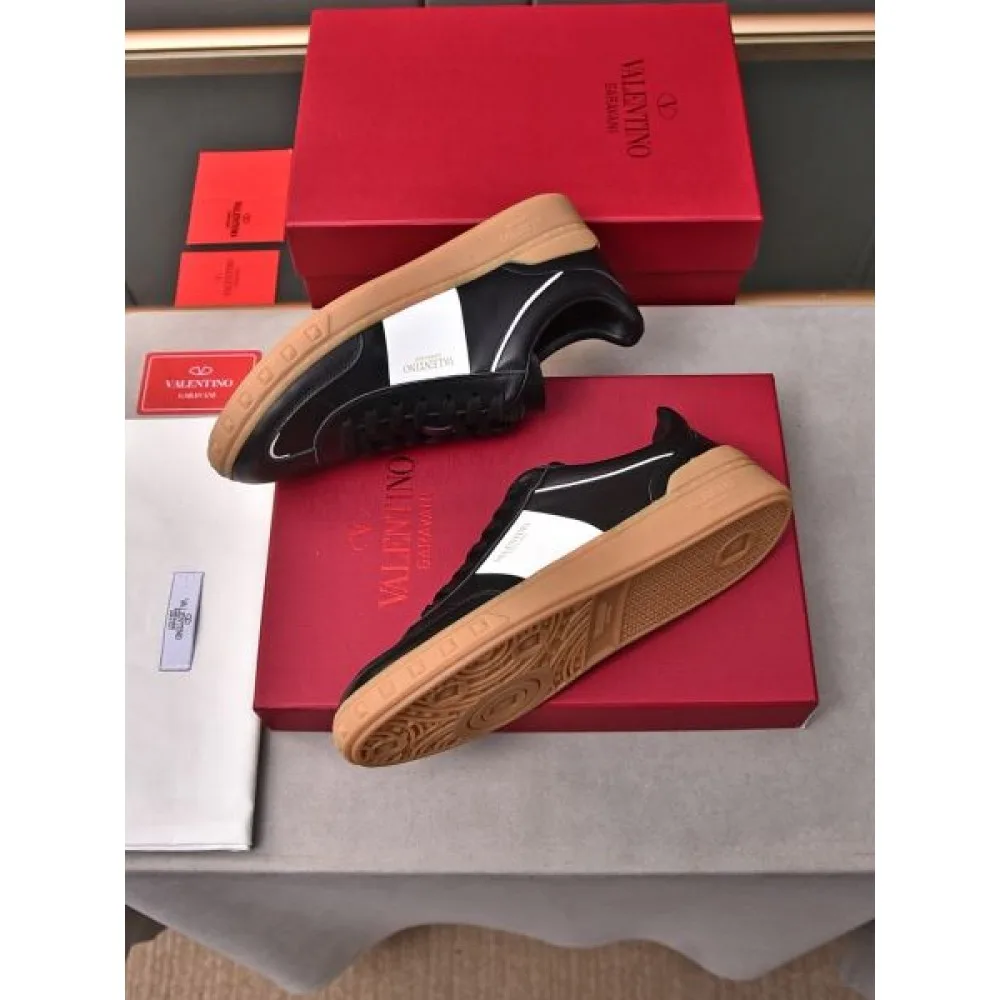 VALENTINO ヴァレンティノ ベストセラー 2026 メンズ用 カジュアルシューズ 商品画像 8