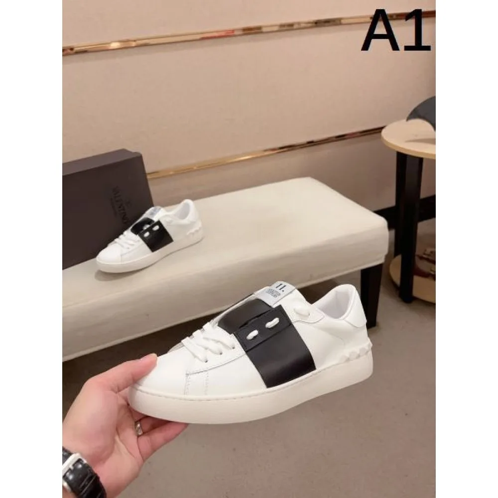 VALENTINO ヴァレンティノ 最新作入荷 2026 メンズ用 カジュアルシューズ 商品画像 1