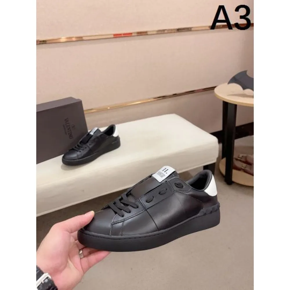 VALENTINO ヴァレンティノ 最新作入荷 2026 メンズ用 カジュアルシューズ 商品画像 3