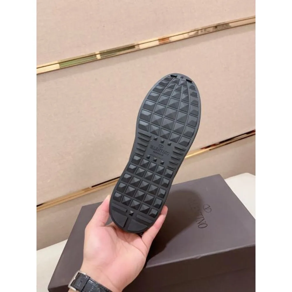 VALENTINO ヴァレンティノ 最新作入荷 2026 メンズ用 カジュアルシューズ 商品画像 10