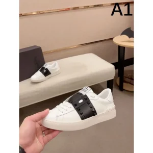 VALENTINO ヴァレンティノ 新作で希少 2026 メンズ用 カジュアルシューズ 商品画像 1