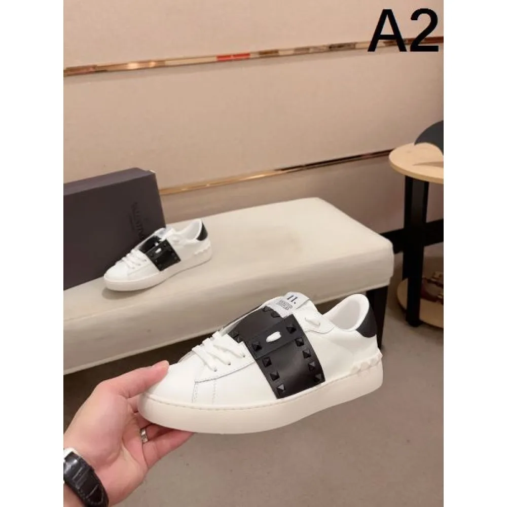VALENTINO ヴァレンティノ 新作で希少 2026 メンズ用 カジュアルシューズ 商品画像 2
