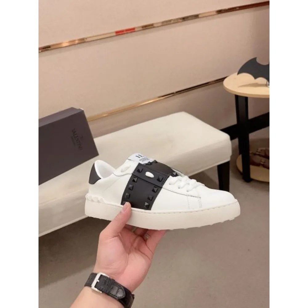 VALENTINO ヴァレンティノ 新作で希少 2026 メンズ用 カジュアルシューズ 商品画像 4