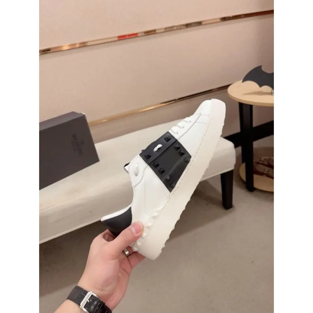 VALENTINO ヴァレンティノ 新作で希少 2026 メンズ用 カジュアルシューズ 商品画像 5