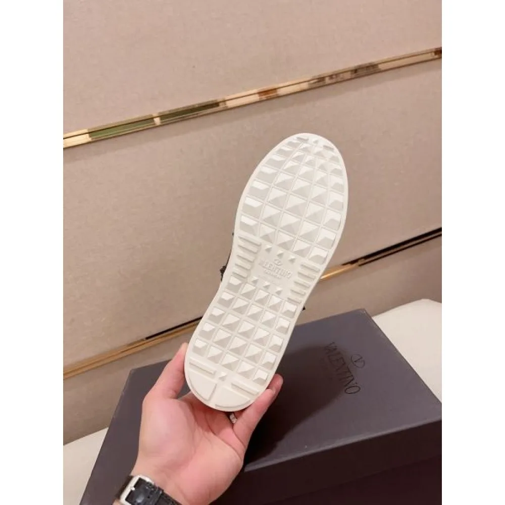 VALENTINO ヴァレンティノ 新作で希少 2026 メンズ用 カジュアルシューズ 商品画像 9