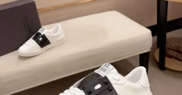 VALENTINO ヴァレンティノ 新作で希少 2026 メンズ用 カジュアルシューズ 商品画像 11
