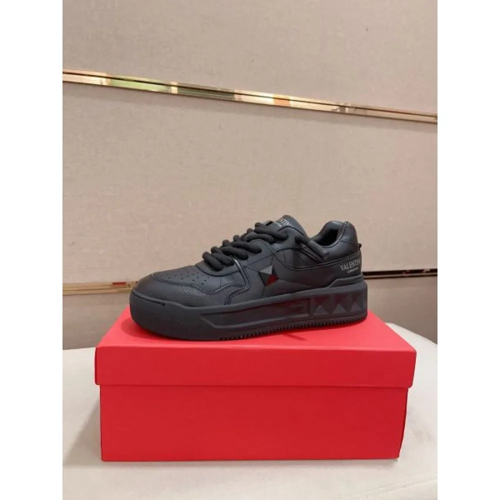 VALENTINO ヴァレンティノ 最前線新作 2026 メンズ用 カジュアルシューズ 商品画像 2