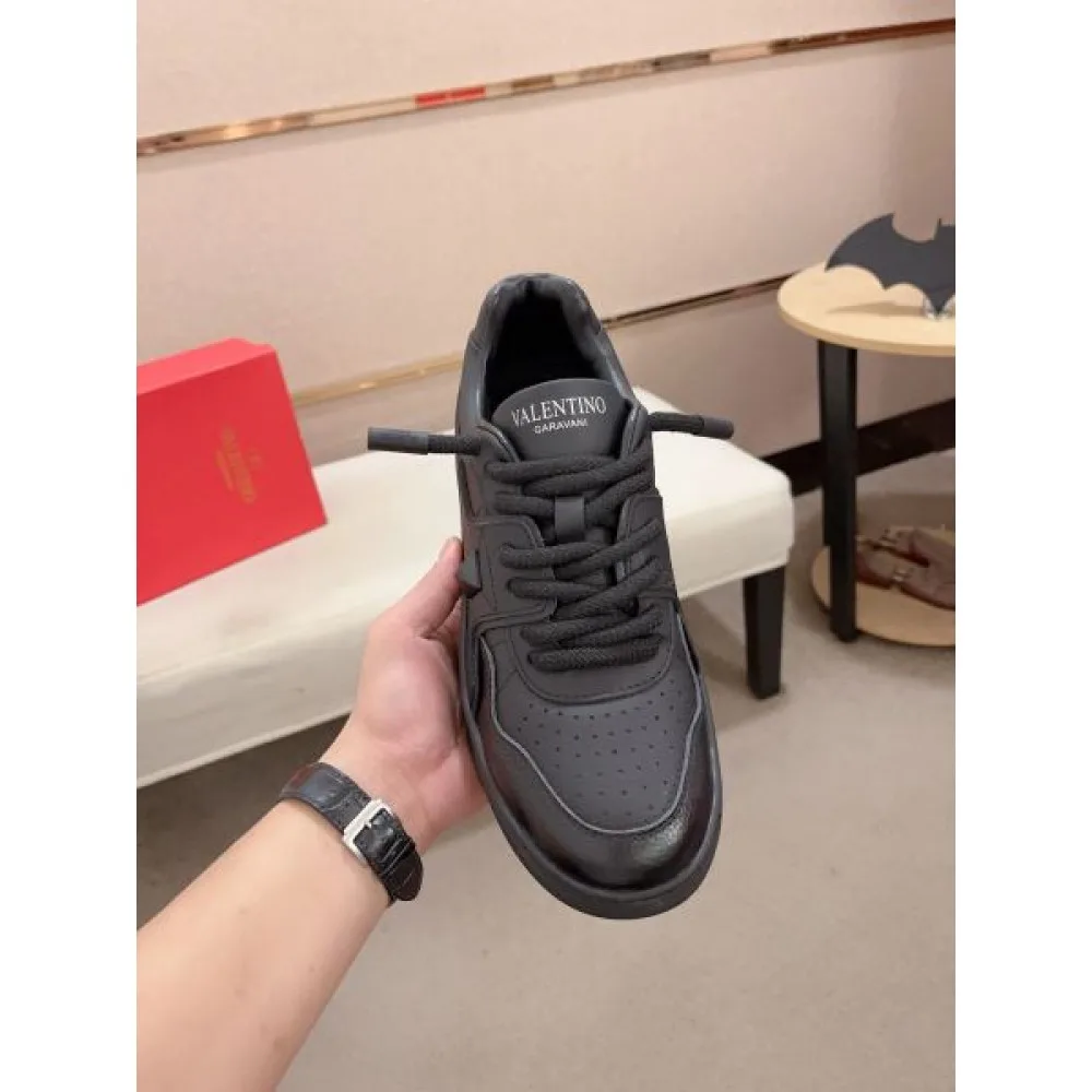 VALENTINO ヴァレンティノ 最前線新作 2026 メンズ用 カジュアルシューズ 商品画像 3