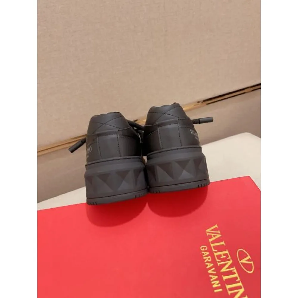 VALENTINO ヴァレンティノ 最前線新作 2026 メンズ用 カジュアルシューズ 商品画像 8