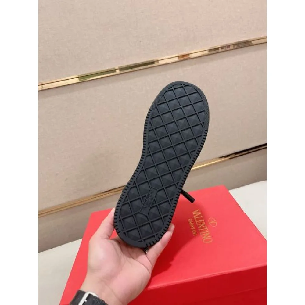 VALENTINO ヴァレンティノ 最前線新作 2026 メンズ用 カジュアルシューズ 商品画像 9