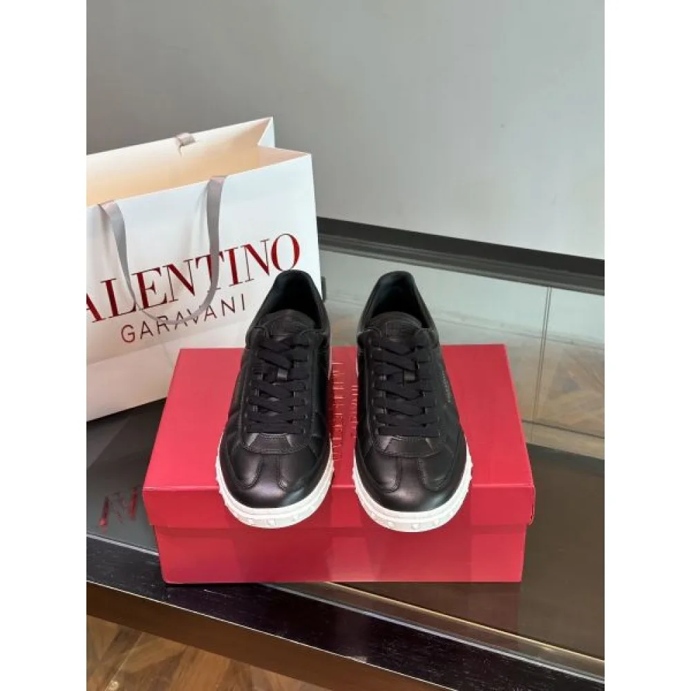 VALENTINO ヴァレンティノ 夏新作ご注目 2026 メンズ用 カジュアルシューズ 商品画像 3