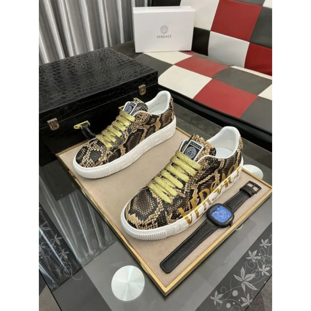VERSACE ヴェルサーチェ ホリデー限定 2026 メンズ用 カジュアルシューズ 商品画像 4