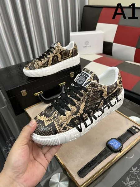 VERSACE ヴェルサーチェ ホリデー限定 2026 メンズ用 カジュアルシューズ 商品画像 10