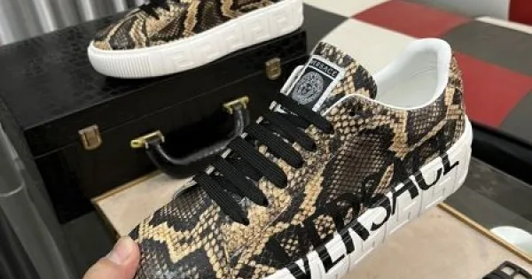 VERSACE ヴェルサーチェ ホリデー限定 2026 メンズ用 カジュアルシューズ 商品画像 11