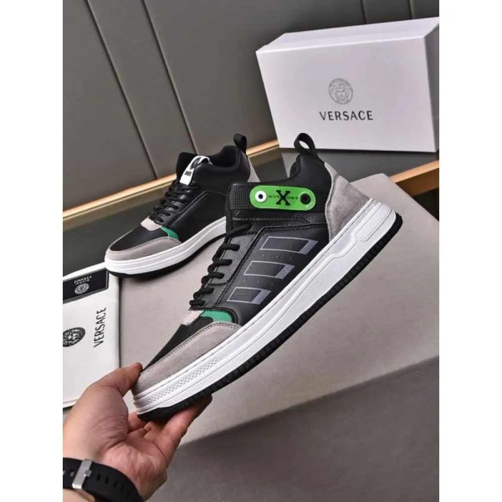 VERSACE ヴェルサーチェ 発売極限状態! 2026 メンズ用 カジュアルシューズ 商品画像 3