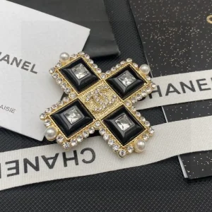 シンプルで大人っぽい印象が素敵 2026 ブローチ CHANEL シャネル 商品画像 1
