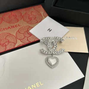 トレンドを取り入れておしゃれの 2026 ブローチ CHANEL シャネル 商品画像 1