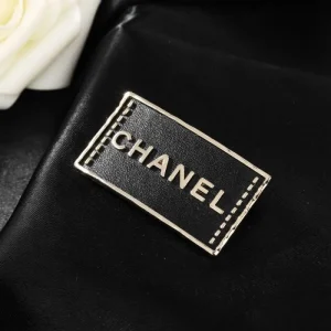 春夏ファショントレンドアイテム 2026 ブローチ CHANEL シャネル 商品画像 1